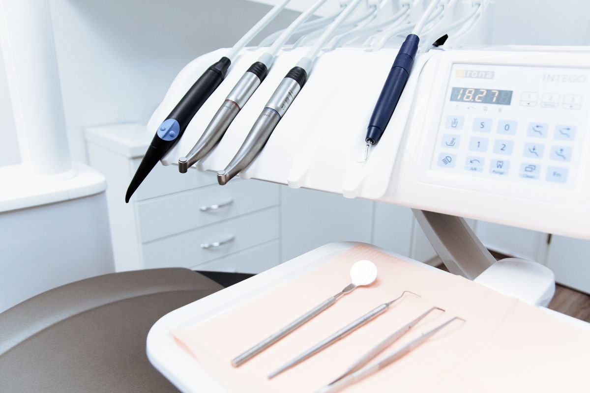 Bright natural smile after cosmetic dentistry with veneers or bonding in Aurora